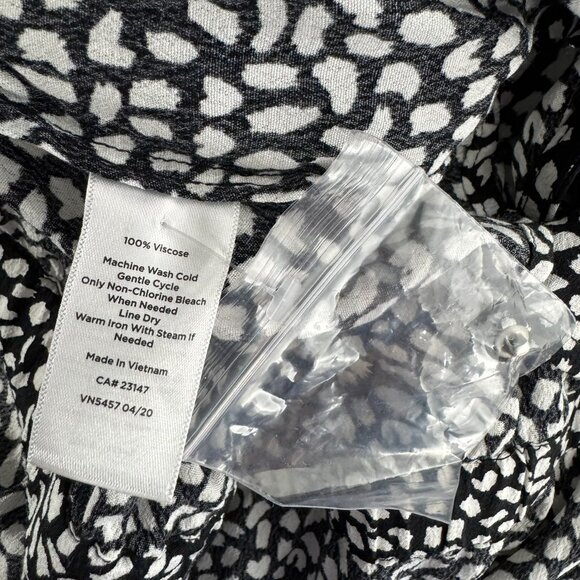 Talbots Wrap Top 2X Black White Printed Long Sleeve Viscose NWT TP-3557 - Picture 9 of 9